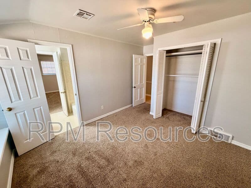 Oklahoma City House: 4120 NW 44th St