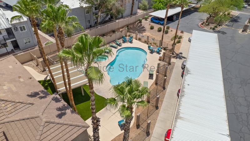 Phoenix House: 920 E Devonshire Ave