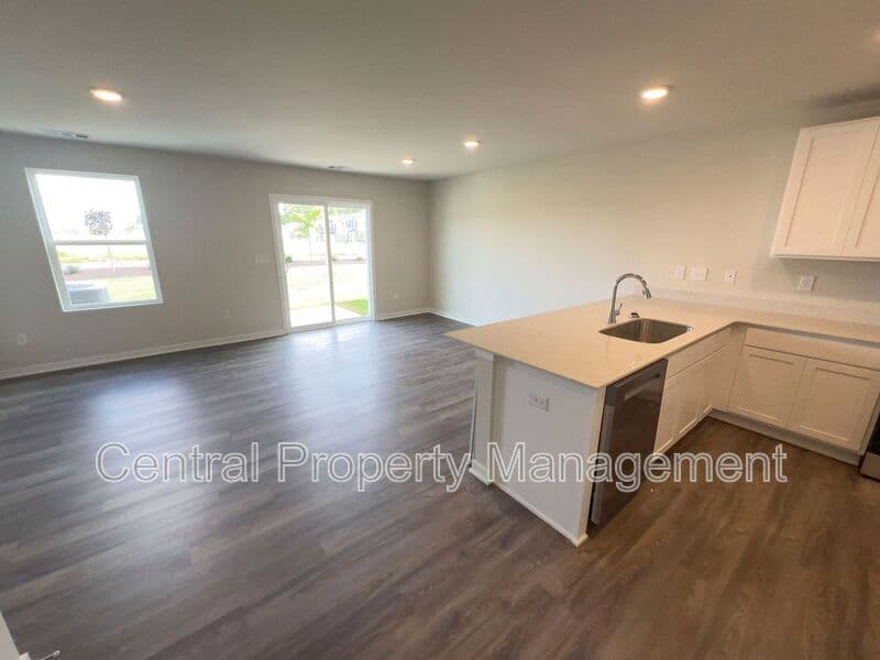 Spartanburg House: 6014 Tavener Drive