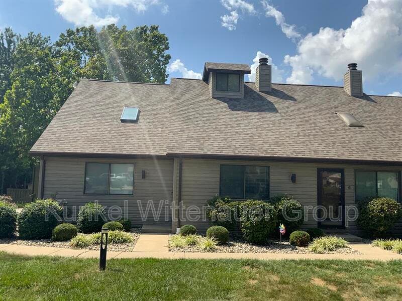 O'Fallon Condo: 445-7 Ponderosa Ave