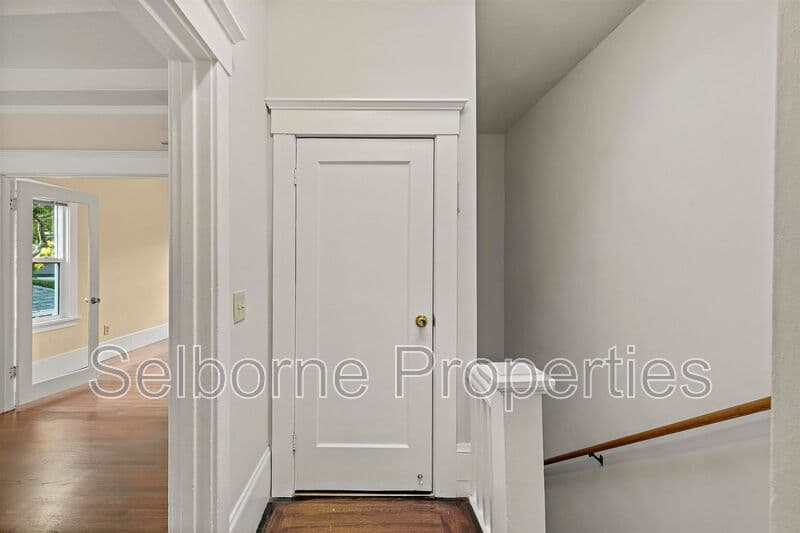Piedmont Condo: 223 Linda Ave.