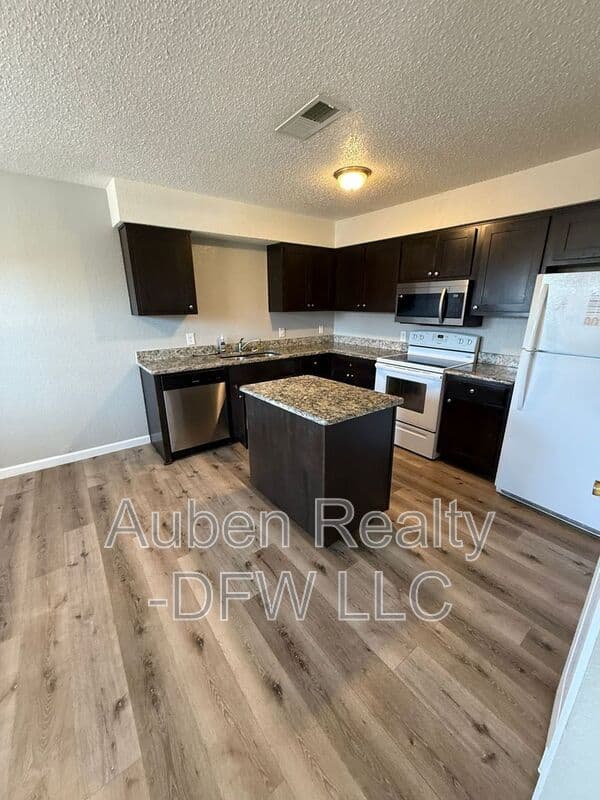 Grand Prairie Condo: 327 SE 3rd Street