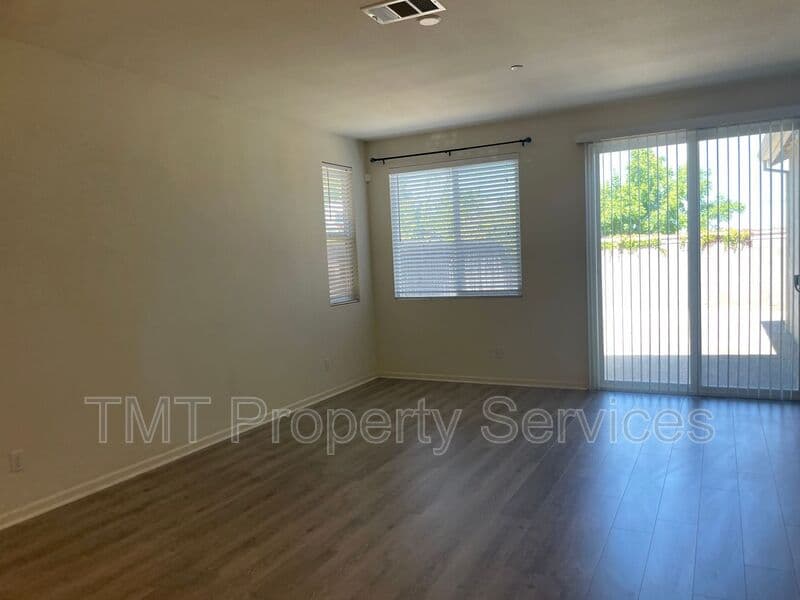 Elk Grove House: 10408 Siltstone Way