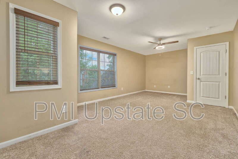 Simpsonville House: 218 Marefair Ln