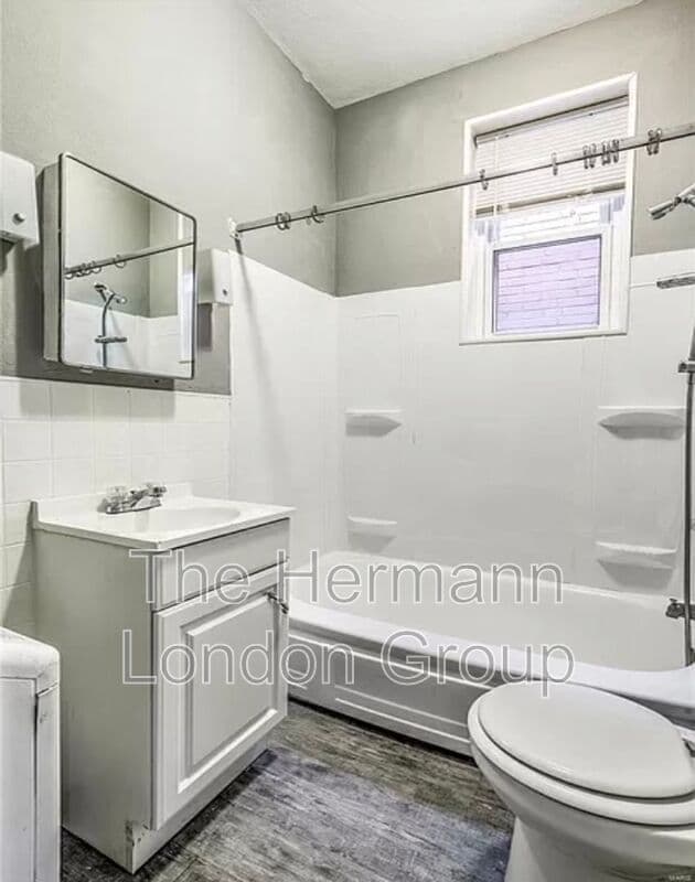 Saint Louis Condo: 512 Eiler