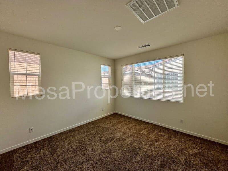 Ontario Townhome: 5084 Ferguson Privado