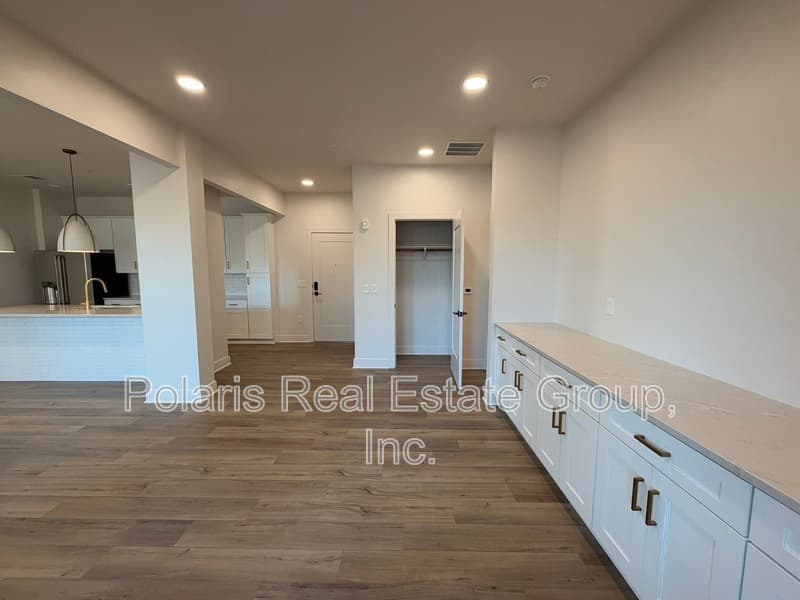 Carmel Condo: 925 Veterans Way