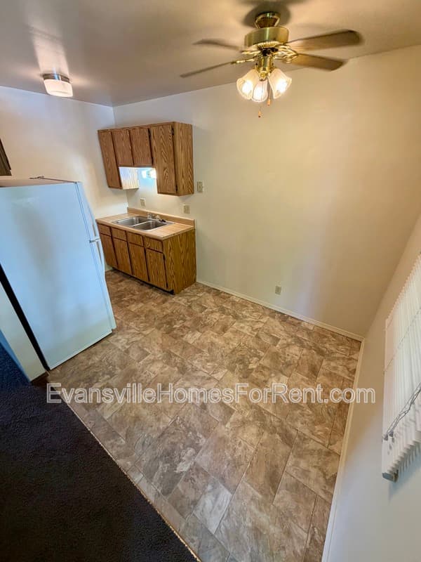 Evansville Condo: 437 South Bosse Avenue