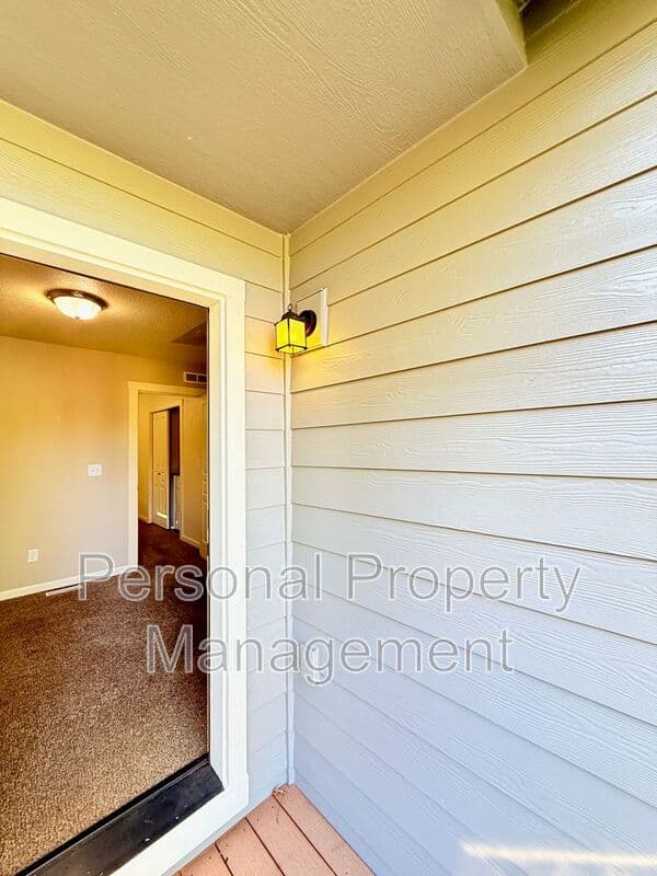 Vancouver House: 137 NW 76th St