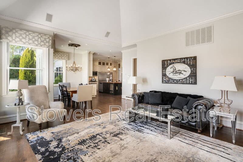 Danville House: 4482 Deer Ridge Rd