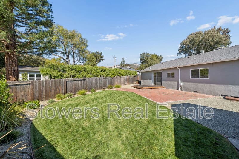 Danville House: 275 Cameo Dr