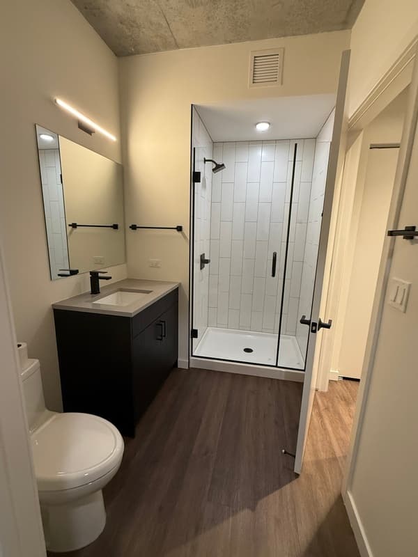 Chicago Condo: 760 N Hudson Ave