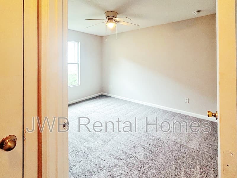 Jacksonville House: 8424 India Ave