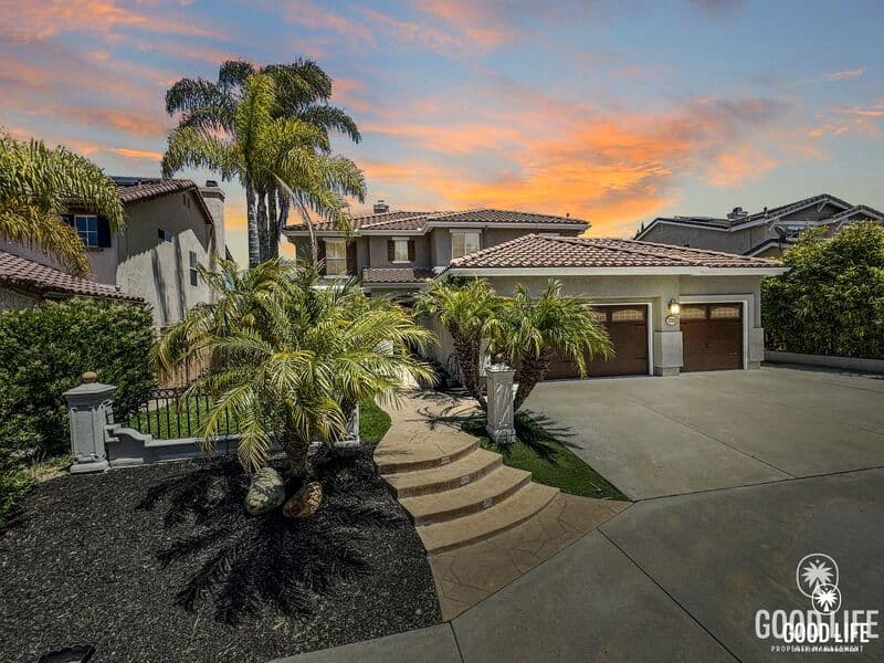 Oceanside House: 1124 Brighton Dr