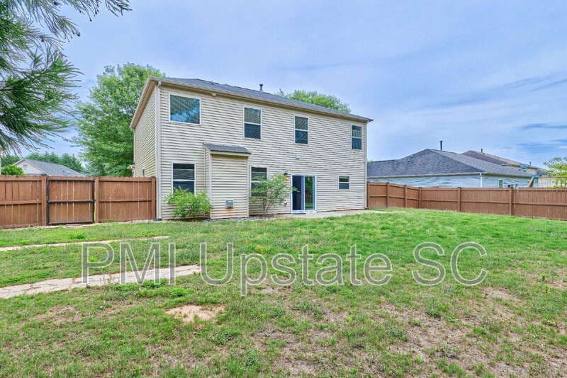 Simpsonville House: 218 Marefair Ln