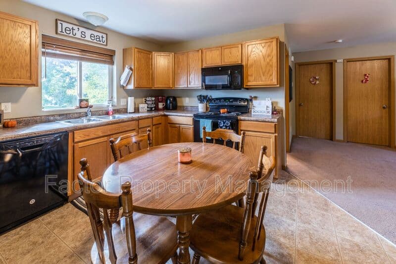 Mankato Condo: 1328 Warren St.