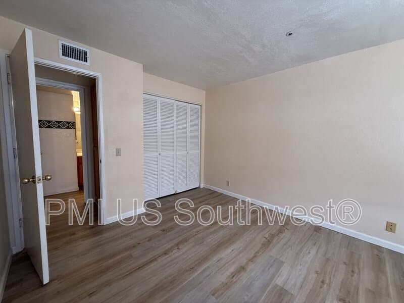 Bullhead City Condo: 1611 Highway 95