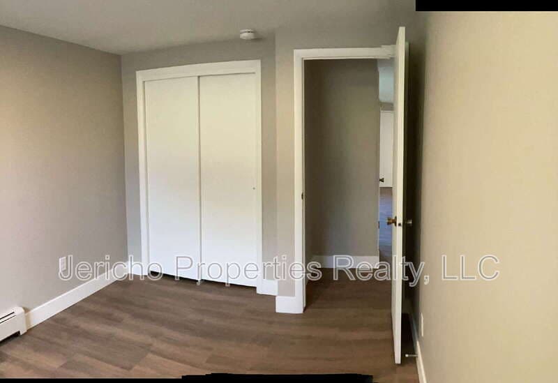 Lakewood Condo: 633 Oak Street