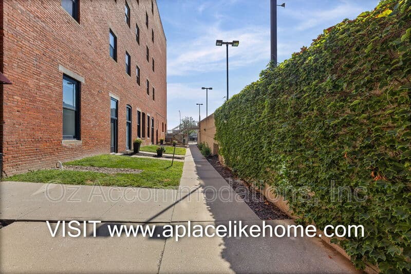 Kansas City Condo: 609 Central St