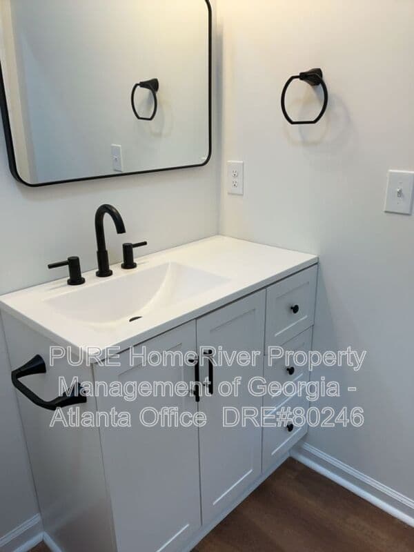 Dallas House: 735 Old Villa Rica Rd
