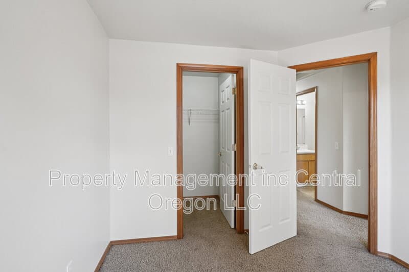 Hubbard Townhome: 2110 Baines Blvd