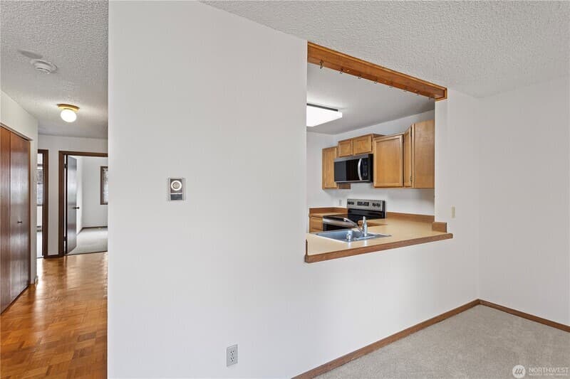 Bellevue Townhome: 12840 SE 40th Ct