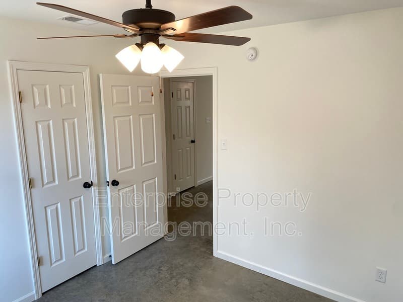 Memphis House: 2963 Lake Park Rd.