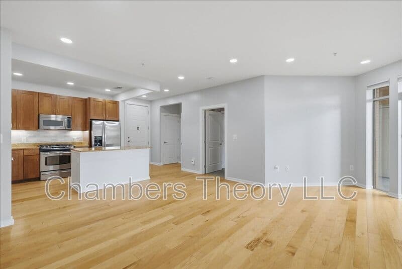 Arlington Condo: 2200 N Westmoreland St