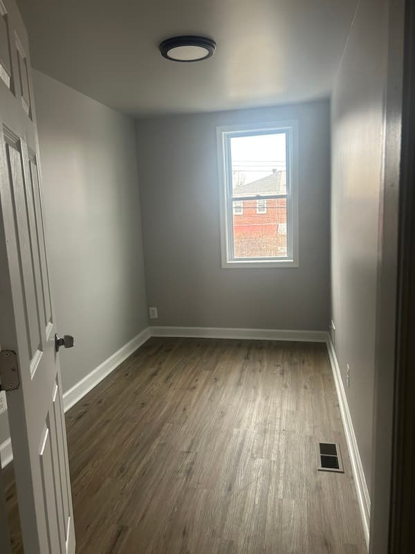 Dundalk House: 784X St Gregory Dr