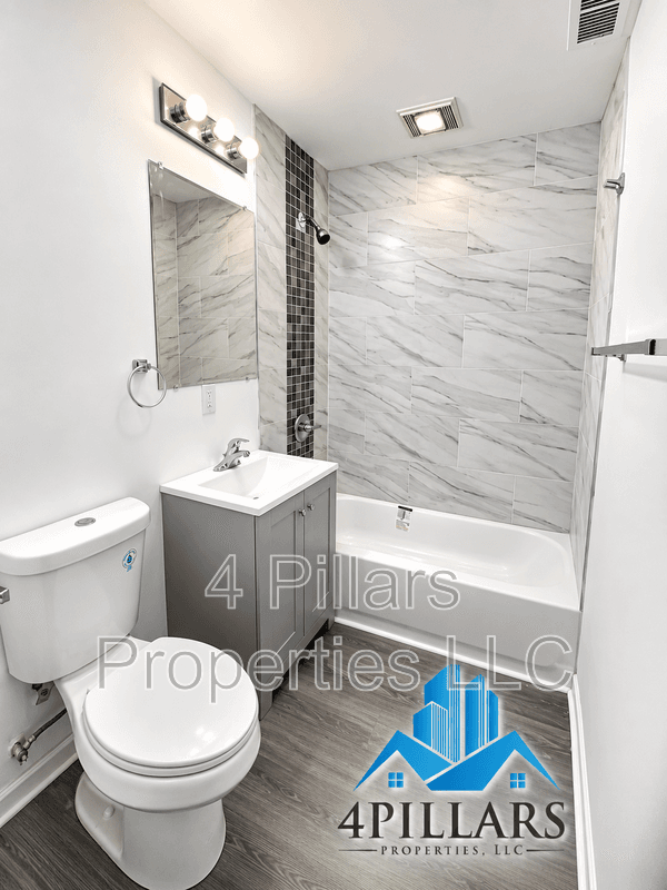 Hammond House: 7743 Delmar Avenue