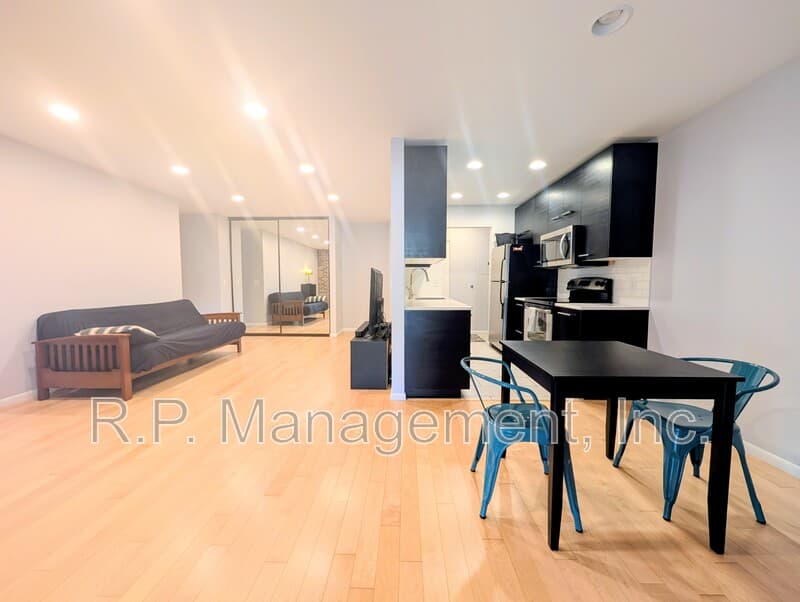 Woodbury Condo: 6317 Alderwood Bay