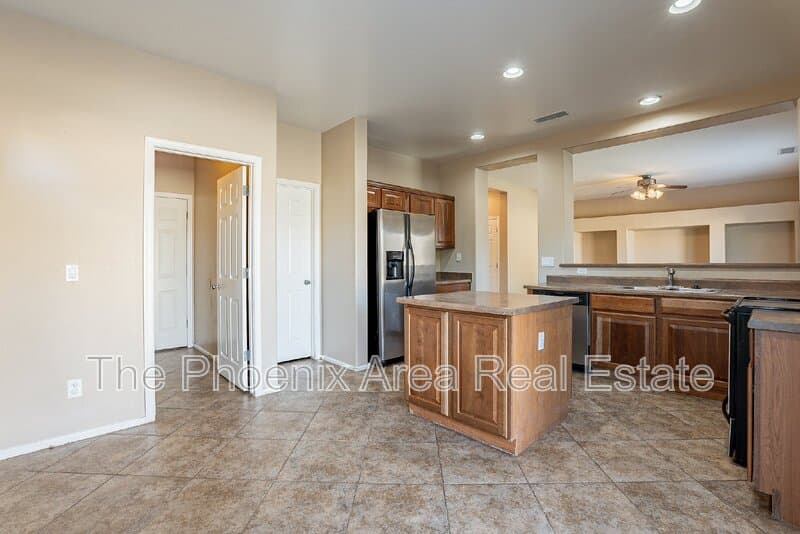 Maricopa House: 44626 W Yucca Ln
