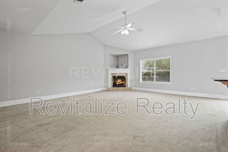 Daphne House: 11070 Courtland Court