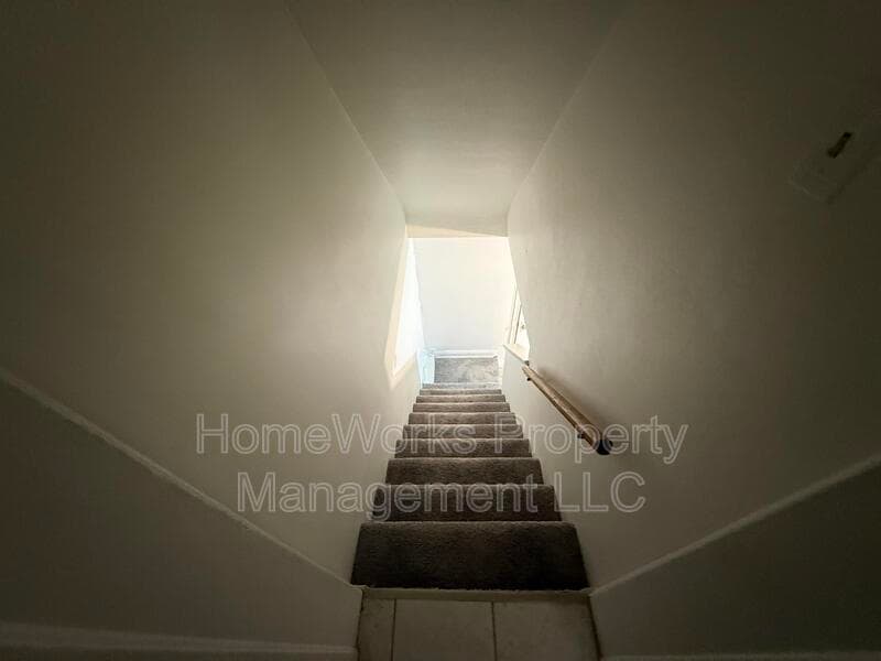 Baltimore House: 5466 Lynview Ave