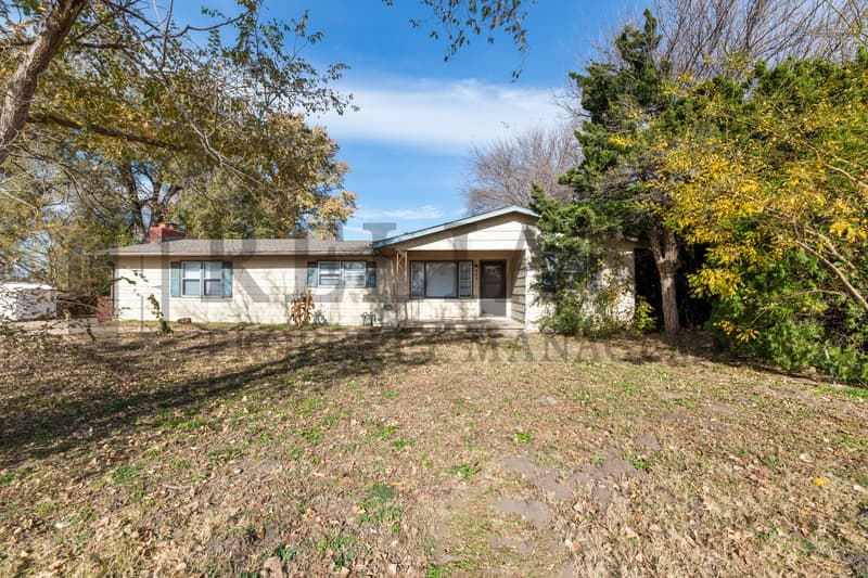 Wichita House: 220 East 44th Street South