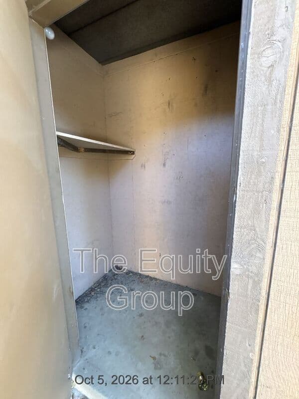 Tulare House: 1270 Tustin Circle