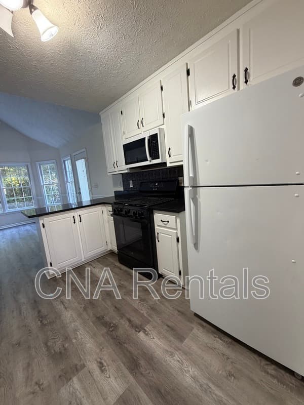 Woodstock House: 508 Brooksdale Dr