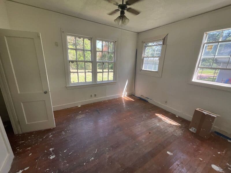 Jackson House: 354 Fredrica Avenue