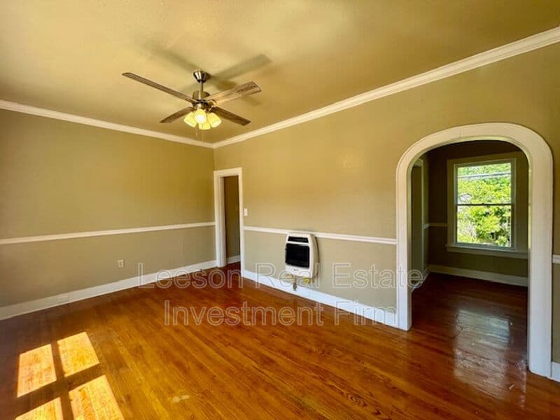Shreveport House: 320 College A