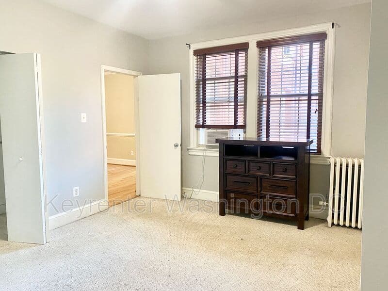 Washington Condo: 3010 Wisconsin Ave, NW