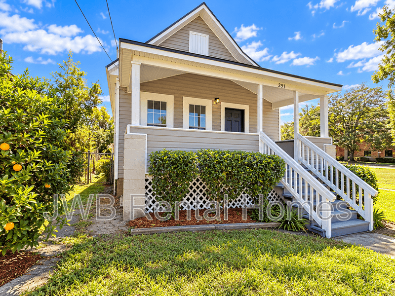 Jacksonville House: 291 Claude St