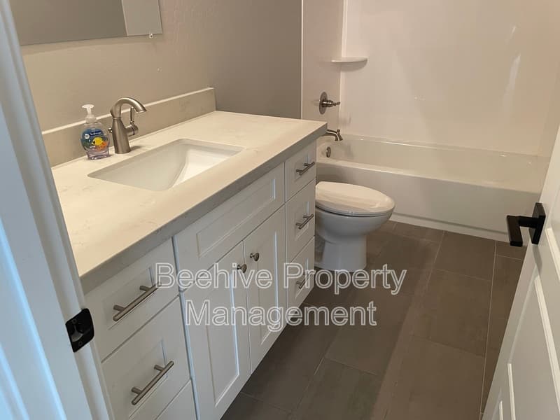 Mesa Condo: 4809 E Camino Cir