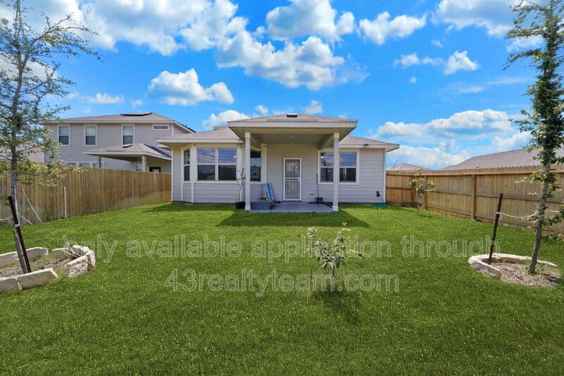 San Antonio House: 9207 Dak Avenue