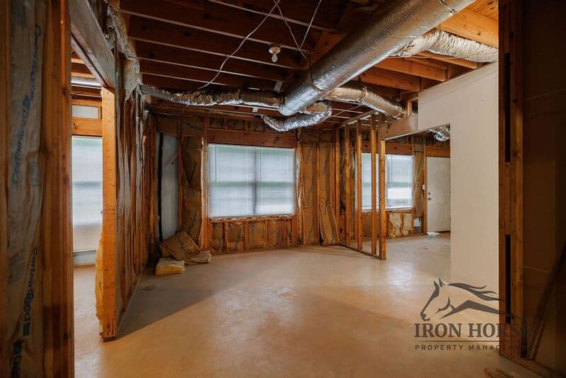 Athens House: 8671 Macon Hwy
