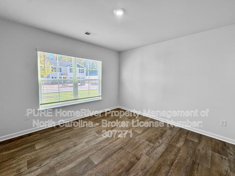 Winston Salem House: 4716 Mount Hope Dr