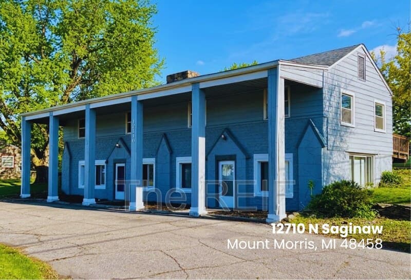 Mount Morris House: 12710 N Saginaw