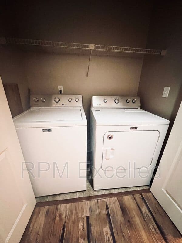 Kent Condo: 26339 116th Ave SE