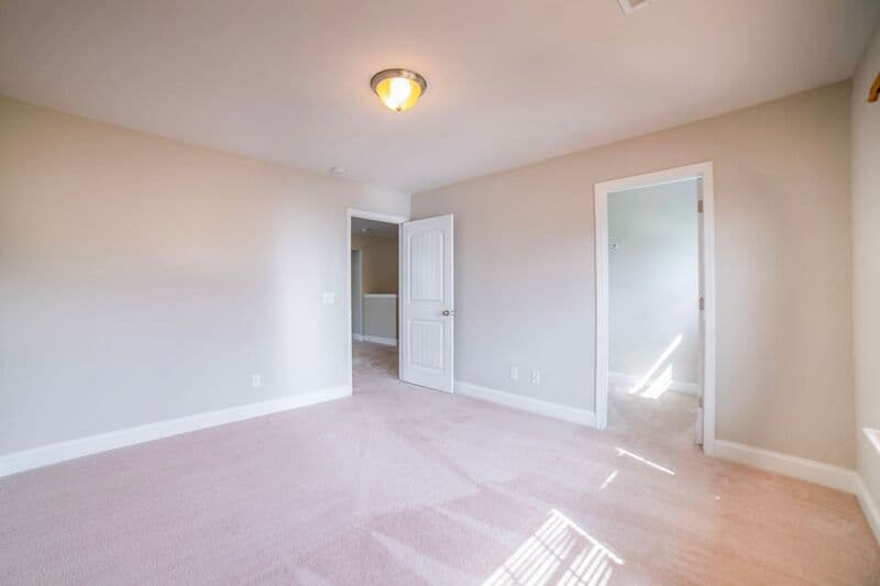 Savannah House: 126 Endicott Dr