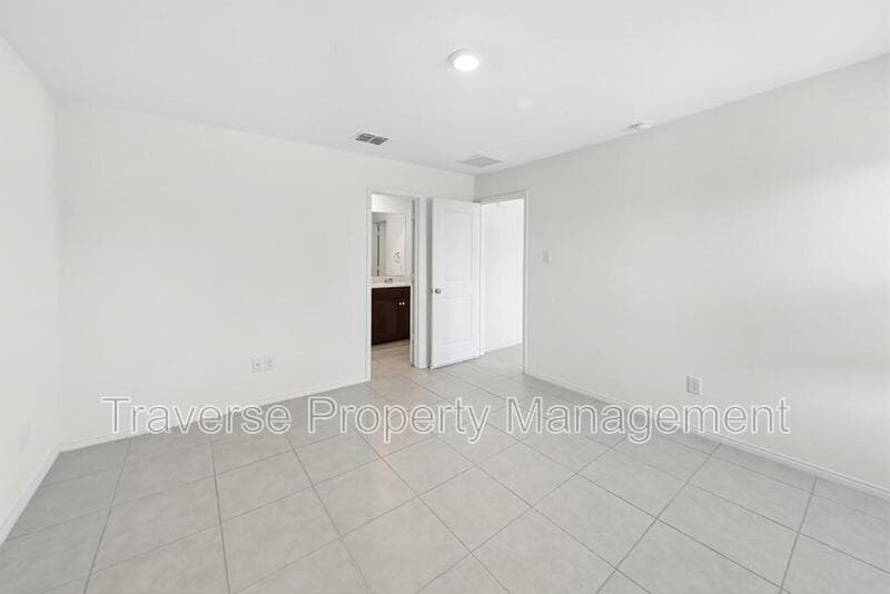 Azle House: 1380 Beach Dr