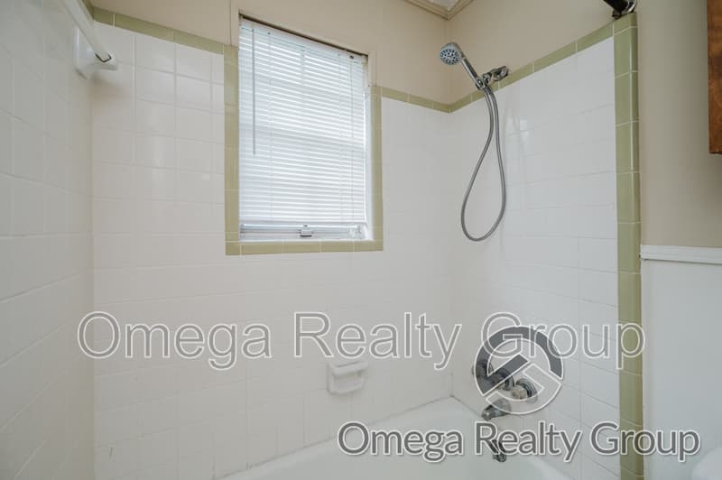 Leeds Condo: 8010 4th Ave